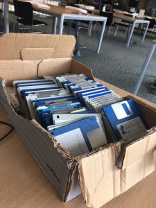 Uncatalogued and unappraised box of 3.5" floppies