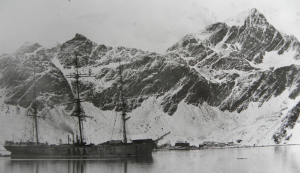 A contemporary icture of Grytviken, South Georgia, in 1913 (Salvesen Archive, Photographs Envelope 31).