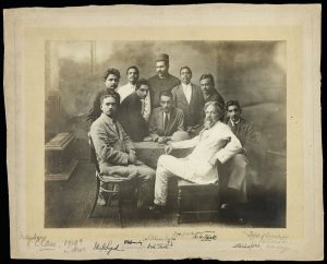 Patrick Geddes and class of 1919, University of Bombay Department of Sociology and Civics (Ref: Coll-1869/11)