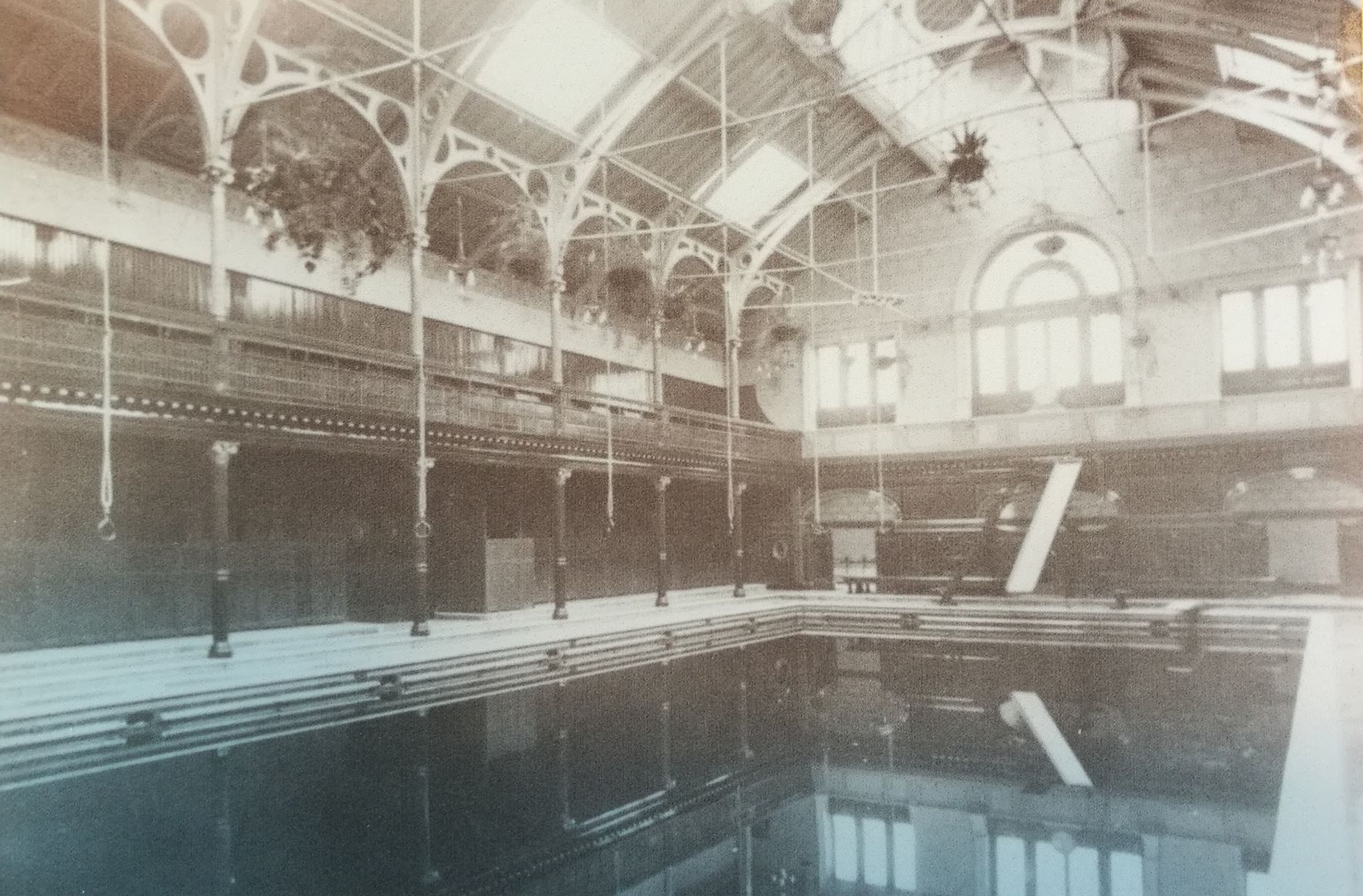 ‘Moving forwards towards perfection’ Dunfermline College of Physical