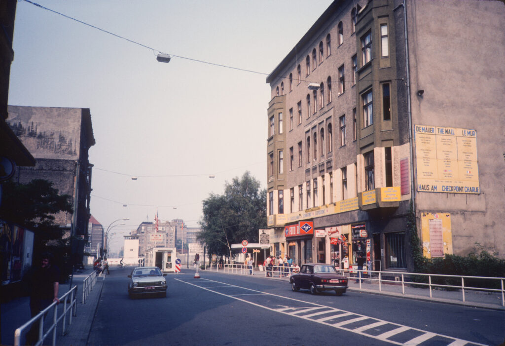 Kreuzberg - Friedrichstrasse, Checkpoint Charlie, Sept 1982