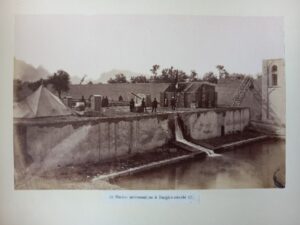 Observation area at Baugh-i-Zerecht bridge 